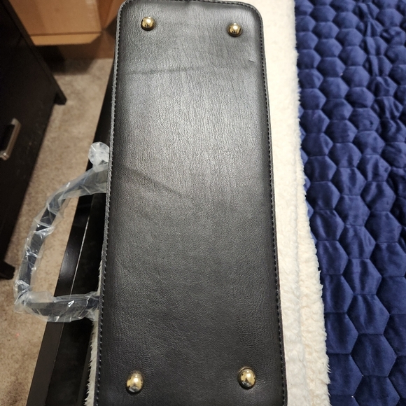 NWT Badgley Mischka Black Tote with gold accents NWT - Picture 15 of 16